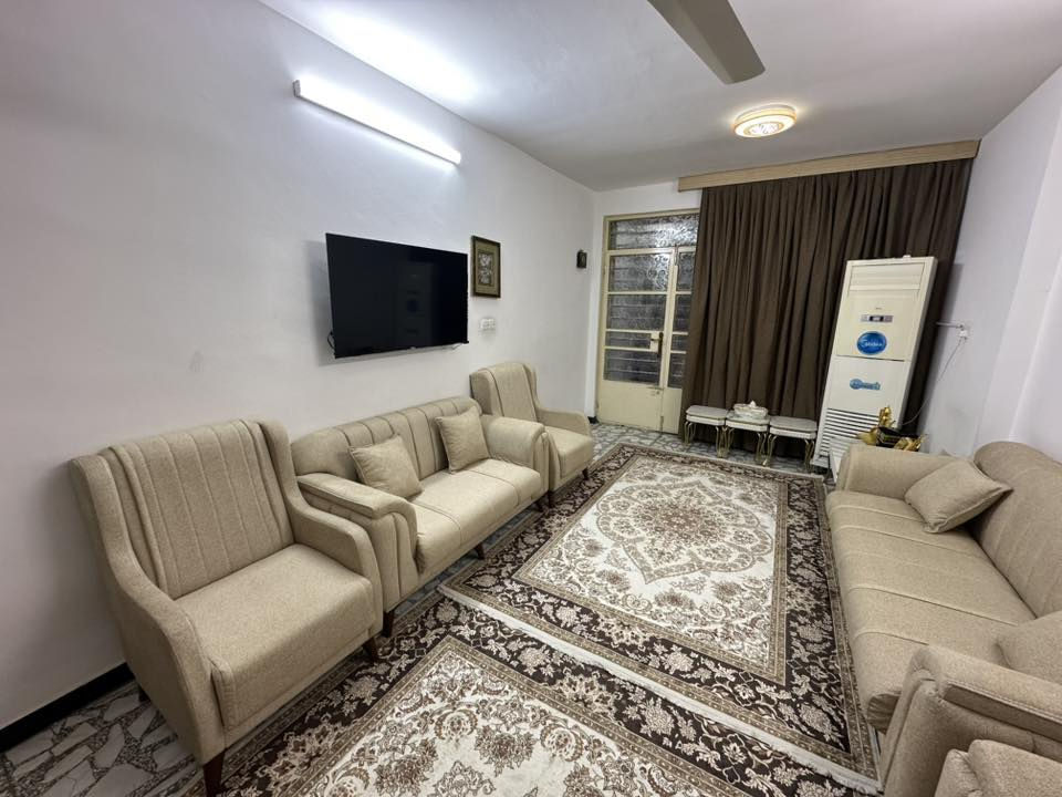 تخم قنفات عراقي جديد ونظيف جدا شغل درجة اولى السعر ٦٥٠ وبي مجال بسيط مكانه المشتل حي المعلمين 
هاتف ***********
