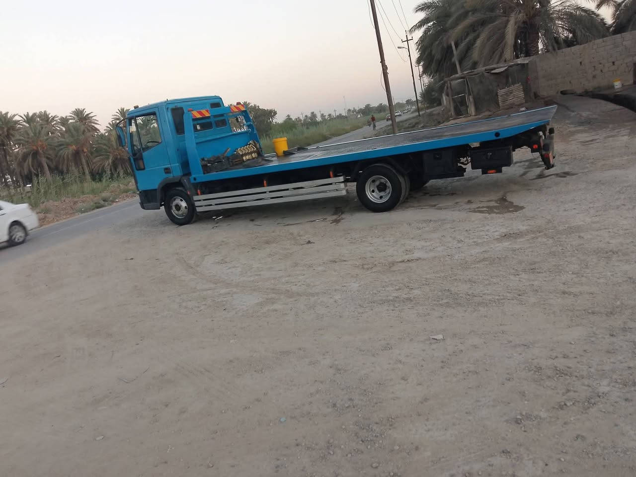 سلام عليكم
للبيع افيكم موديل ١٩٩٩بل سنويه كرين
 كير مكينه شادهن جدد لسعر ١٣٠ورقه
 مكاني بغداد لمحموديه
***********
