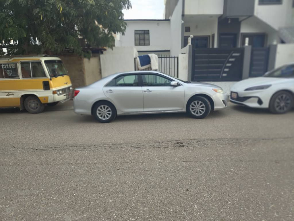 كامري للبيع
موديل 2012
بيهة قطعتين ونص صبغ 
كير محرك تبريد بشرط
السيارة باسمي رقم سليمانيه شرط التحويل
السعر 128 وبي مجال بسيط
للااستفسار:*********** كركوك, العراق
