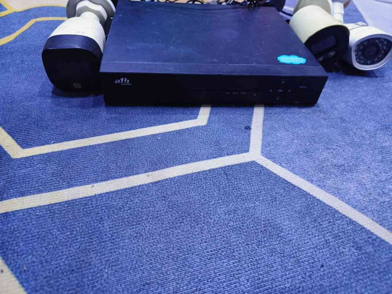 سلام عليكم
للبيع سستم 3 كامرات جهاز دهواى كامرات متنوعة 
ليلي نهاري 
او هارد500
سعر 80 الف 
للاستفسار ***********
مكاني بغداد حي عامل 
توصيل موجود
