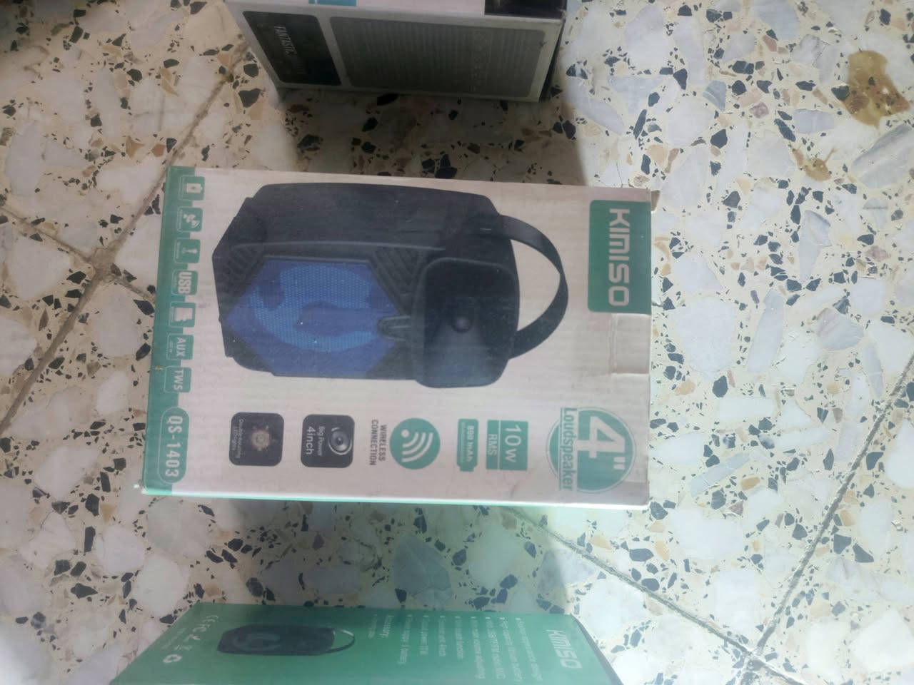 خاص متوفر او واتساب ***********--*********** تعليقات ماارد دزة اي صورة وانطيك التفاصيل والسعر... بغداد
