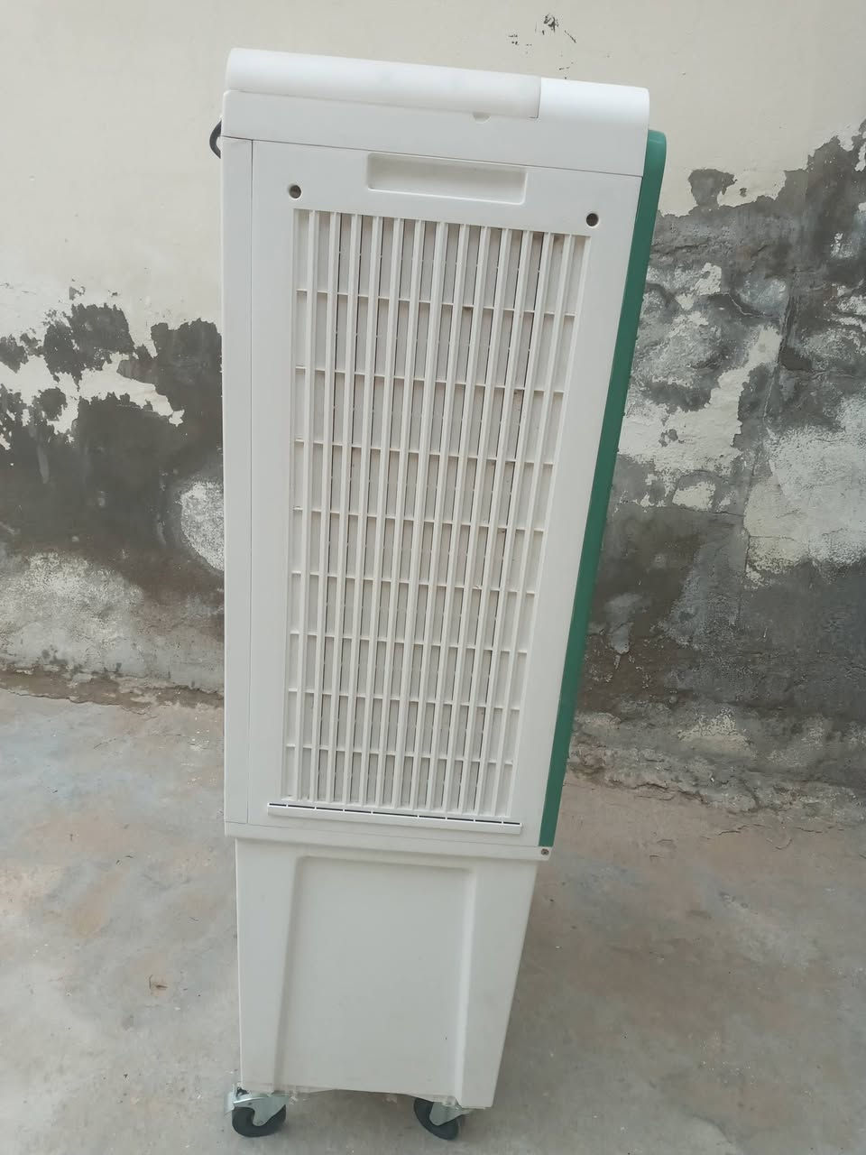 كونفيره السعر ١٠٠ الف
للاتصال 788 511 9967


**إذا كنت صاحب هذا الإعلان وتريد حذفه لأي سبب، رجاءا أرسل رسالة إلى الدعم الفني**