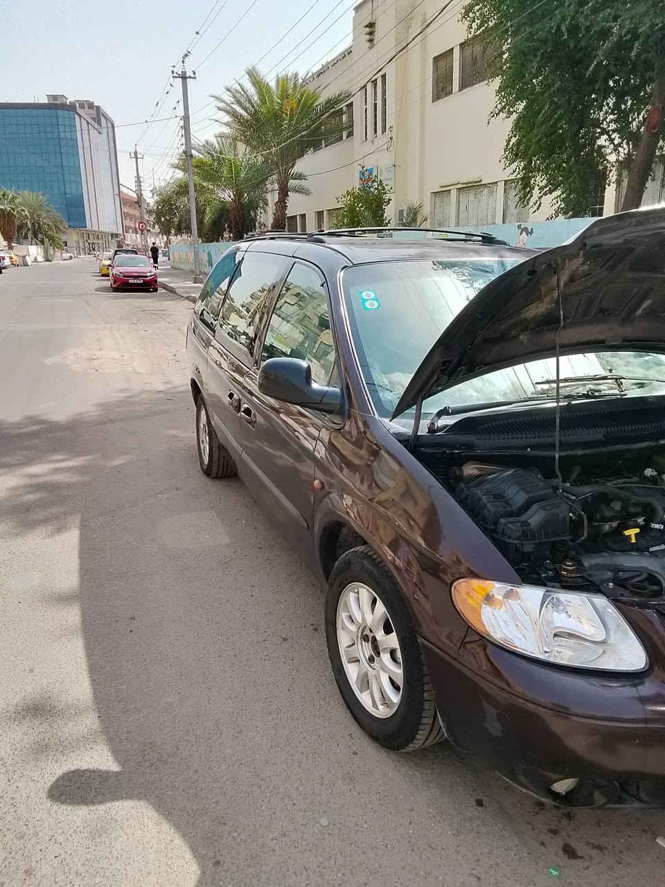 دوج كرفان 2004جاهزه 3قطع تبريد مصبوغه بدون حادث ***********جادريه قريب جسر المعلق السعر 60
