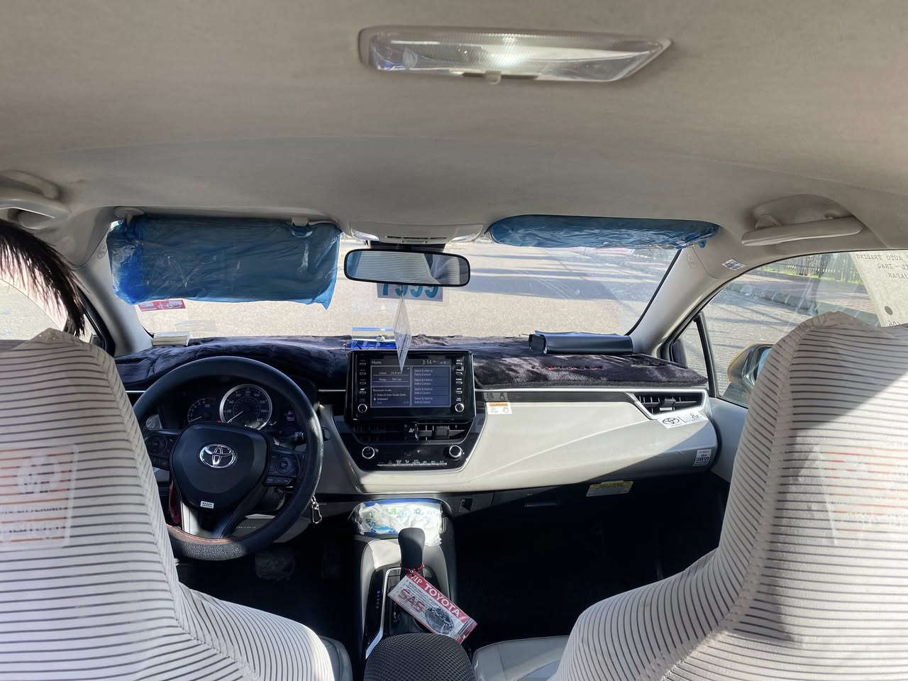 السلام عليكم 🙋🏻
كورلا 2020 وارد امريكي للبيع ماشيه 143 ميل 
بجم كبس بدون دواخل بدون ايرباك 
داخل لونين + ويل كروم بلادي 
بيها مكانات تصفيه بدون فتح برغي واحد و الصور موجوده بالمنشور السياره بسمي تحويل ثاني يوم رقم دولي 
…
السعر 178 $ 
للاستفسار . ***********
