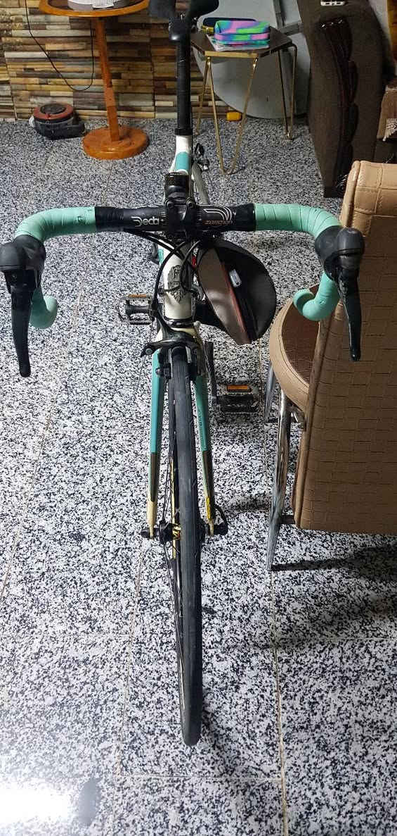 سلام عليكم بيانكا قياس ٥٢ وياله مافك ماشه كاربون فريم المنيوم سيت تياكرا قطعه وحده مابي نقص تايرات نص عمر كونتيننتال سعر٥٠٠ الف تواصل خاص واتساب  مكاني بغداد كرخ  ***********
