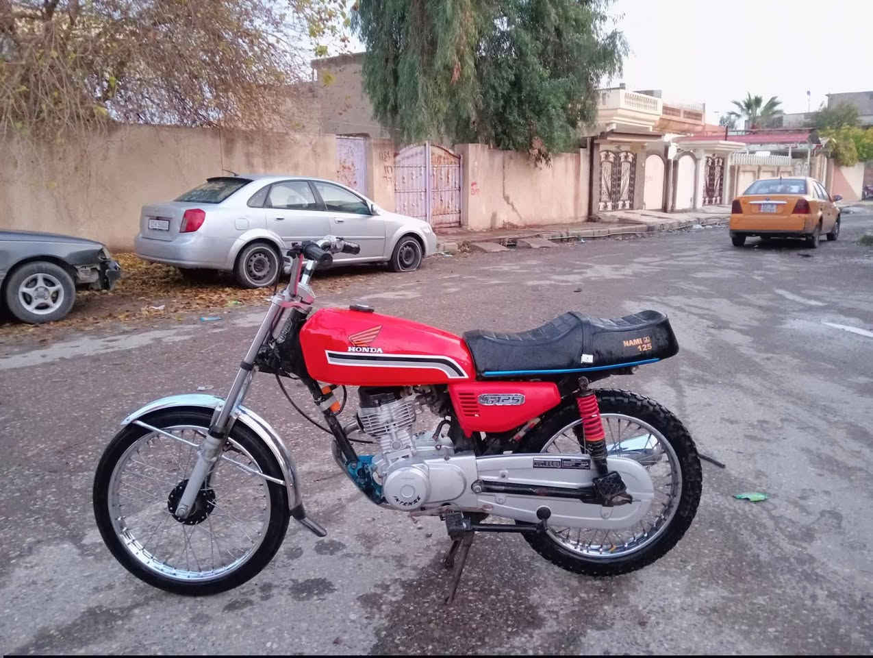 السلام عليكم ماطور انتنس موديل 24 مكينه شرط خرسه لاصوت ولا شي مبدل ولفات فقط تحريكه ومعدل تشلع الكاع لايت شغال نشرات شغاله السعر 424 وبي مجال شراي خاص او انتصل مكاني ايسر حي البكر ***********
