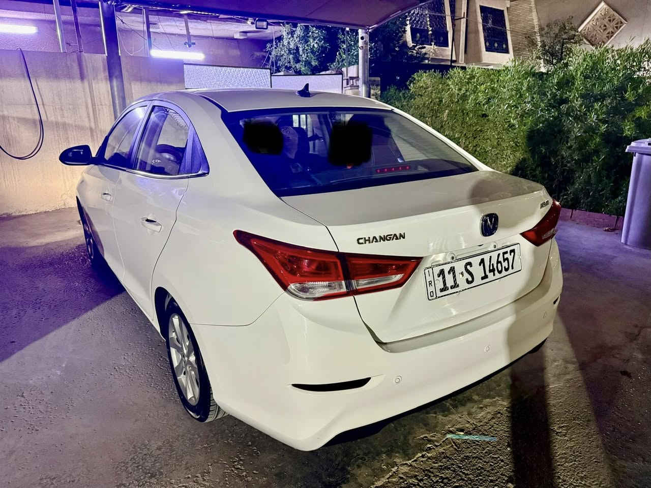 السلام عليكم
شانجان السفن موديل ٢٤ السيارة بلادية على وضع الشركة ماشية ١٥٠٠٠ قابلة للزيادة بيهه شكم مكان على كد اصبع تكحيل ورصعة بسيطة موضحة بالصورة وبيهه رصعات تقريبا ٨ مال حالوب السعر ٩٥ 
***********
