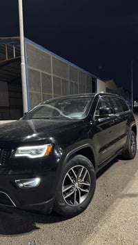 جيب كراند شيروكي موديل 17 رقم بغداد ب اسمي السياره وارد امريكي حادثها ...