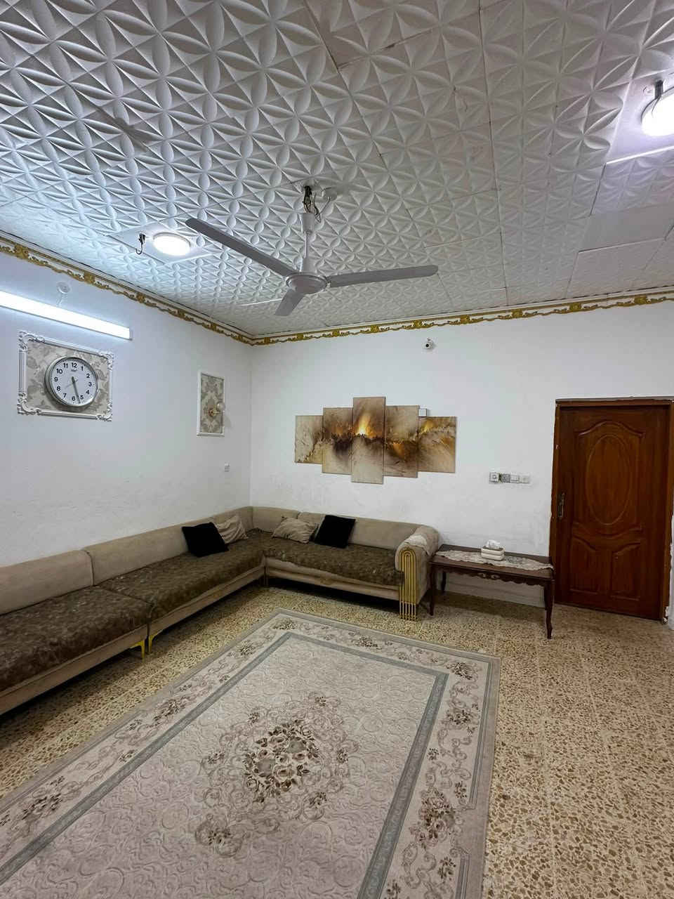 بيت طابو صرف حي الجامعه شارع هدى سجاد 
مجاور الروضه عرض الشارع ١٥ متر  مقابل مربع القضاة مطلوب مبادره ٦٥ مليون 
المساحه ١٠٠ متر بالسند واقع حال ١٢٠ متر 
الواجهه ٥ متر النزال ٢٠ 
طابقين يحتوي على ٣ غرف نوم وصاله ومطبخ واستقبال 
وصحيات داخليه وخارجيه للاستفسار الاتصال على الارقام التاليهاو مراجعة مكتب الحولي للعقار مقابل باب الجامعه الخلفي 
***********
***********
