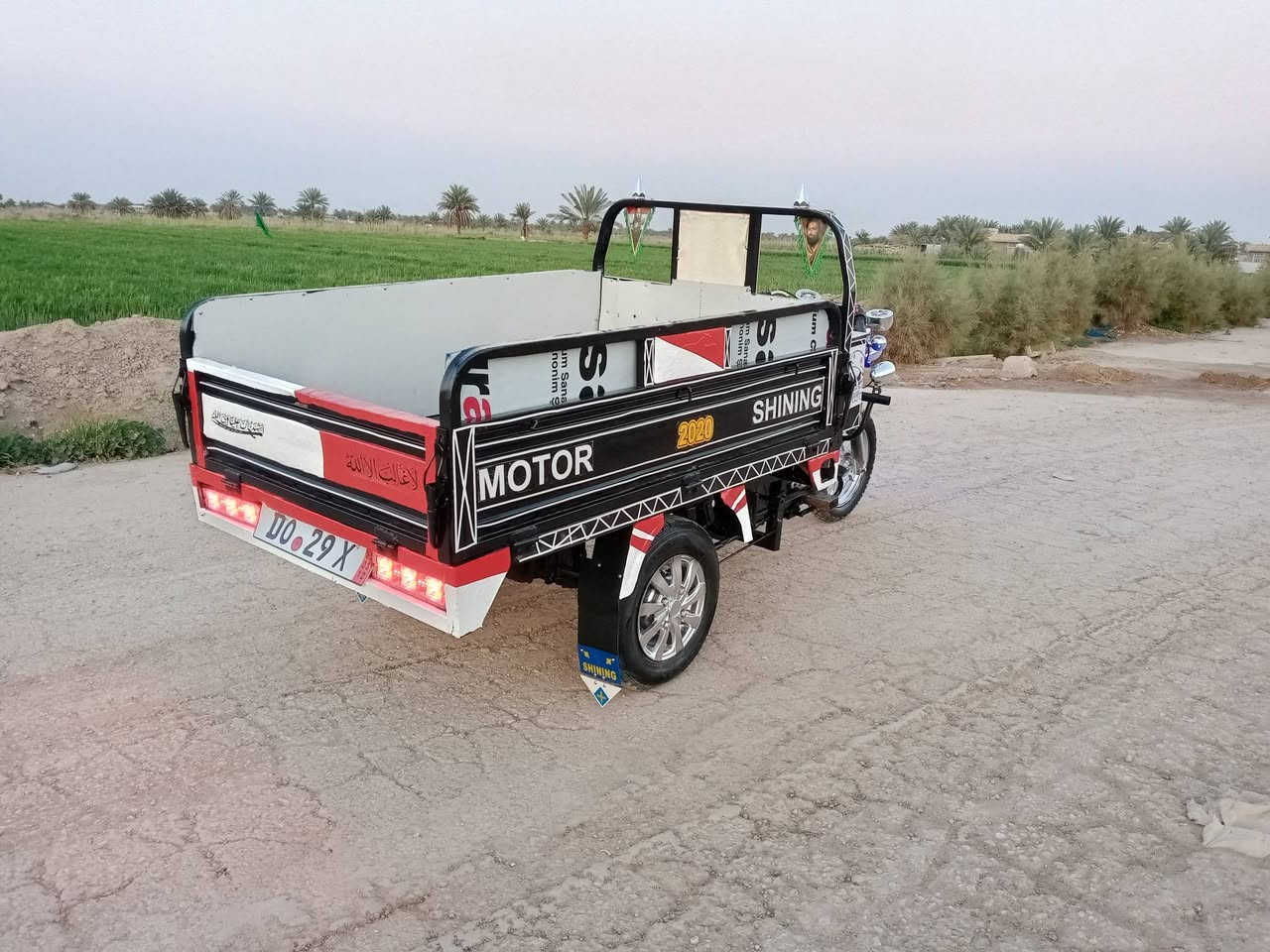 السلام عليكم ستوته للبيع موديل 20 محرك 20 اوراق اصولي كفاله عامه ستوته جاهزه سعر 1400 وبيها مجال المكان بابل الشوملي الرقم ***********
