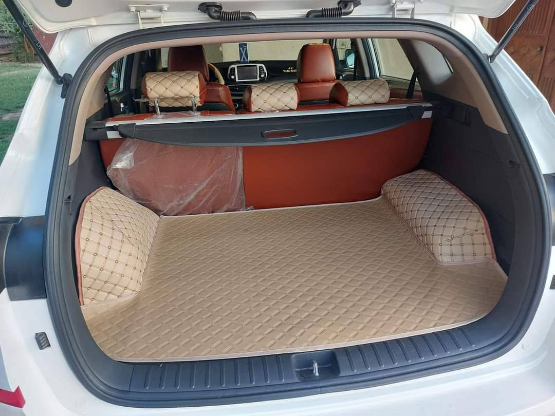 السلام عليكم توسان 2020
شركة الگاصد ماشية 22,400 
فول مواصفات عدا البانوراما
كوري بلادي دوشمة جلد ارضية وكشنات السيارة كلها بلادية 
السعر 248$
رقم الهاتف : *********** 
غير متواجد على الفيسبوك
