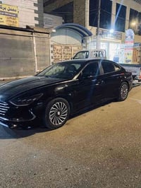 سوناتا ٢٠٢٢ وارد امريكي رقم بغداد حرة فول مواصفات ١ / ١  بانزين + كهرب...