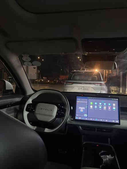 السلام عليكم ورحمة الله وبركاته
      كفاله عامه
    للبيع فقط على وضع شركه
للبيع جيتور داشنغ لكجري (JETOUR Dasheng) موديل      2024 ضمان شركه هارلم 10 سنوات اعلى فئه بلموصفات
🔹 المواصفات العامة: VIp لون ابيض 
 • محرك تيربو 4 سلندر سعة 1600cc بقوة 196 حصان
 • گير أوتوماتيك 7 سرعات (DCT)
 • مازالت تحت ضمان الوكيل هارلم
🔹 المواصفات والتجهيزات:
 • تطبيقات يوتيوب وويز وغيرها وIPTV
  • Apple Carplay وًAndroid Auto
 • إطارات 20 إنج
 • فتحة سقف بانوراما
 • 6 وسائد هوائية ايرباك
 • كاميرات محيطية 540 درجة
 • شاشة وسطية عملاقة 15.6 إنج + عدادات رقمية بالكامل
 • نظام خرائط GPS
 • أوامر صوتية وتحكم ذكي
 • نظام صوتي مكوّن من 8 سماعات
 • شحن لاسلكي سريع للهاتف
 • رادار تفاعلي + تحذير مغادرة المسار + قيادة شبه ذاتية
 • مراقبة النقطة العمياء + حساسات أمامية وخلفية
 • Autohold + فرامل إلكترونية + وضعيات قيادة متعددة
 • دخول وتشغيل ببصمة + تشغيل عن بعد
 • صندوق خلفي كهربائي
 • مقاعد جلد فاخرة كهربائية (السائق والراكب)
 • تبريد وتسخين للمقاعد
 • إضاءة محيطية + موسيقى ترحيبية + عتبات مضيئة
 • مصابيح أمامية LED / زينون أوتوماتيكية
 • تحكم ذكي بالإضاءة العالية
 • مرايا جانبية كهربائية قابلة للطي وتعتيم ذاتي
 • مراقبة ضغط الإطارات + حساس مطر + نظام تنقية هواء
🔹 حالة السيارة:
السيارة مكفولة بالكامل (محرك – كير – كهربائيات)
لا يوجد ضرر أو صبغ نهائيًا
💰 السعر: 170$ ورقة 
📍 الموقع: ديالى 
📞 للاستفسار والاتصال: (***********)
(***********)
(واتساب – فايبر – ماسنجر متاحين)
