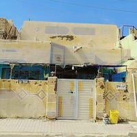 بيت للبيع في منطقت الحسينيه الراشديه شارع خدمات مسقط على شارع تجاري ال...