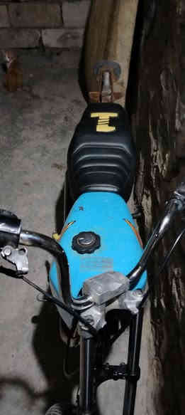 السلام عليكم الدراجه للبيع نامه اصلي بس المكينة متياز الشاصي نامه اورق 6 السعر 500 قفل والاستفسار هذا الرقم *********** ماتشتري لا تعبني
