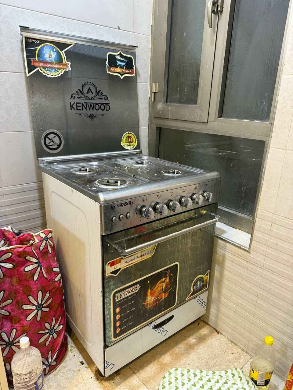 تخم 7مقاعد 350اوفن 60
براد، 100
ثلاجه 300
طباخ 250
مبردها 100 مكان حي لعدل سبب لبيع سفر


**إذا كنت صاحب هذا الإعلان وتريد حذفه لأي سبب، رجاءا أرسل رسالة إلى الدعم الفني**