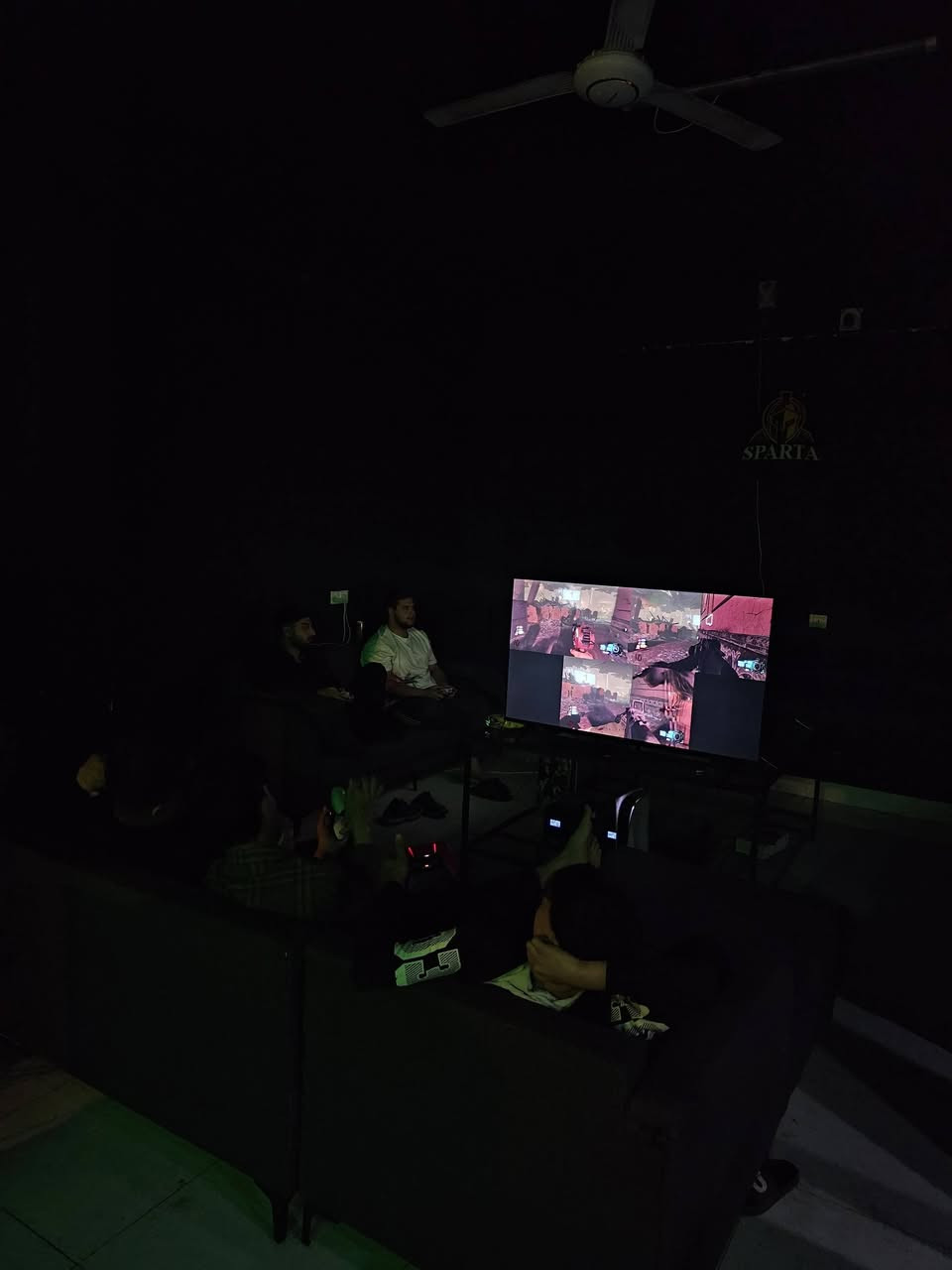 قاعه للبيع كيمينك وبليارد  مساحه ٢٢٠ متر محتويات ٨ بلي ٥ و٩ شاشات حجم٥٥ وشاشة vip حجم ٧٥ مع يوبي اس لكل شاشة وبلي و٢ بليار سوبر ماستر 2025  موقع سايدين حي عسكري بالسوك للاستفسار  واتساب هاتف ***********
