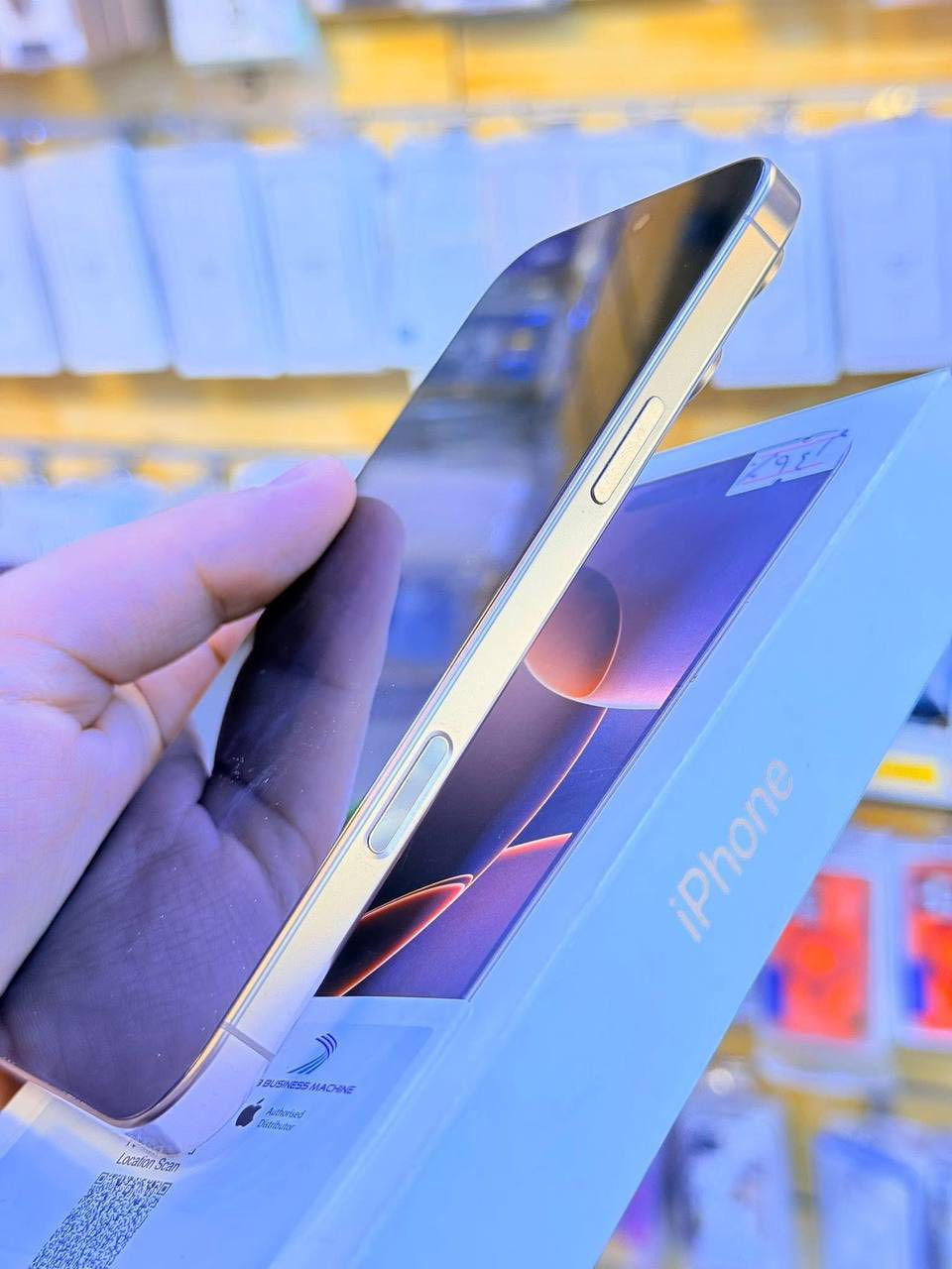 ايفون 16برو ماكس ذاكره 256بطاريه 94‎%‎جهاز اخو جديد زلغ واحد مابي وتر بروف جهاز بمعنه كلامه نضيف عربي شرق اوسط اصلي نموذج Mاصلي لا مفتوح ولا مصلح ملحقات كامله ضمان 5ايام من مركز 
سعر 1275الف قفله من الاخير 
بغداد البياع 

***********
