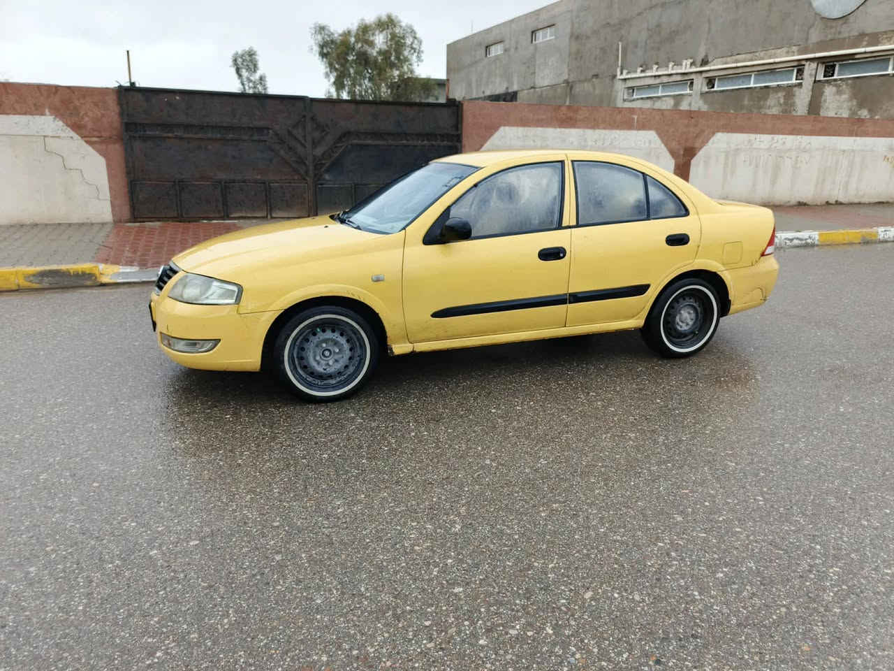 نيسان صني لبيع موديل 2009 بدون ضربه فقط بونيد وجاملخ امبدل بدون دواخل رقم ديالى  مشروع وطني كير اوتماتيك محرك شرط بقابه صفر سياره جاهزه شراي خابره صاحب سياره *********** سعر 70 ورقه
