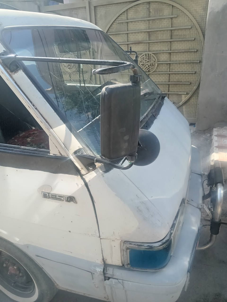 كيه بستا موديل 93 كير ومكينه واكسل مكفولات بَور ومشط جدد كهربائيات شغالة مرور ولا ربع مطلوبة صاحبها موجود ويحول رقم شاصي ممسوح بليته موجوده رقم بغداد أحمر سنويه عضم السعر 15وبيها مجال بسيط ***********للاستفسار بعقوبة تقاطع القدس

