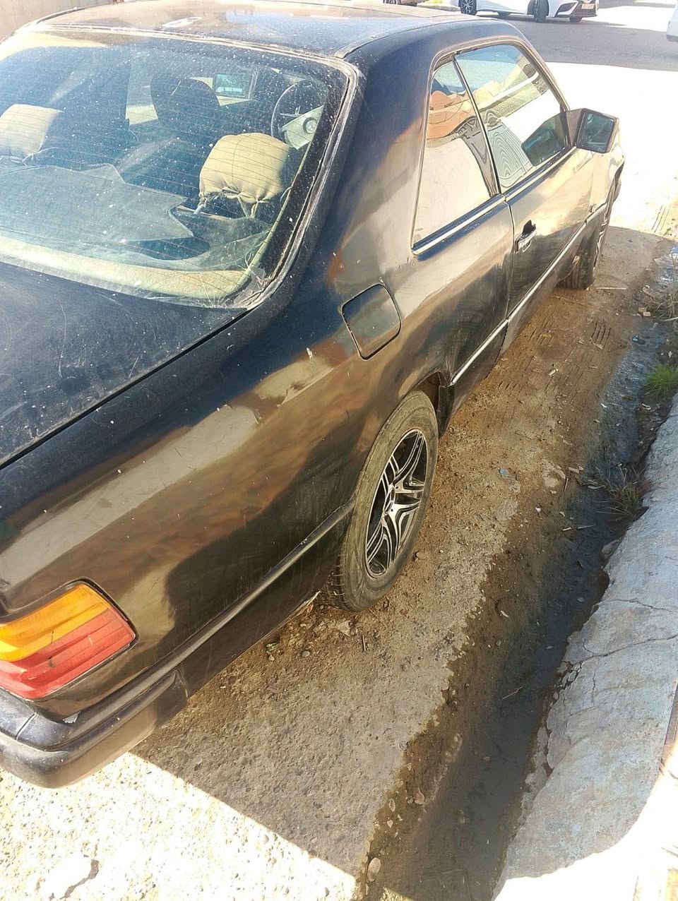 مارسدس دب للبيع جاهزه للاخير متوازي على بيعت السيارة مكينة 3000 ياباني السيارة حلوه و جاهزه للاخير متوازي على بيعت السيارة مكانها حالياً كركوك ***********
