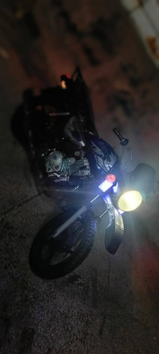 السلام عليكم
للبيع بوكسر 2018 

مرقمه سنويه باسمي 
السعر 1,500,000

محور مكينة ستوته 2025 

للاستفسار 

***********

***********
