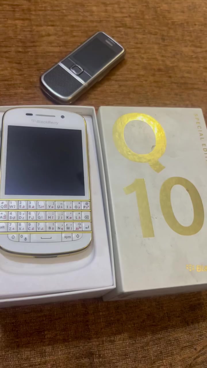 BlackBerry (Q10-SpecialEdition)
***********
واتساب
