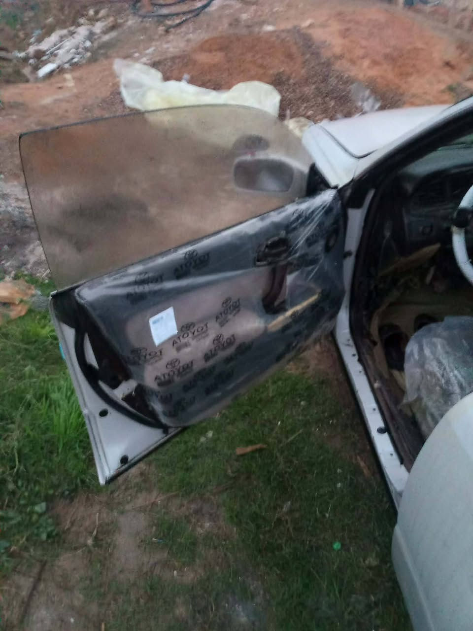 سلام عليكم سياره ماجسته مديل ٢٠٠٠ سياره نضيفه محرك غرفته صدر بس كشره كدامك متوازي عل بيعته عندي ضرف قيم وخد الله شاهد عندي ضرف رقَم***********1
