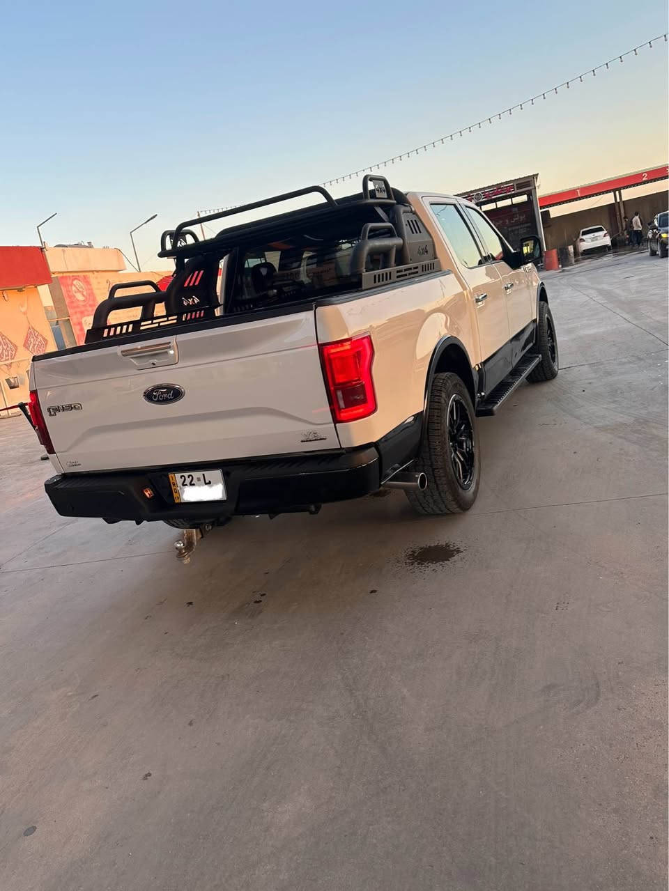 فورد f150 فول لارياد 
سعر ١٧٩
تيل ***********
سياره كلين داخل بص ٥ قتع بس بغ و قماره شبر بغ بدون ضرب بدون دعم كل ارباك سلم شرط 
سياه به كلين داخل بوويه ه بارجه بخه وو ناوجه واني بوستيك به خي هه يه سقفي بي ليدارنوو دعم هه موو ارباكي به شرته 
مواصفات فول بسمه و بريك بسمه و شخال شاشه الكتروني شاشه كبير گير مرغووب بدي صغير باب طويل مرغوب كوشنات جلدوو كهرباي تبريد مركزي رادار امامي ويل كرووم دبل اكسل فول فول  
ماشي ٨٠ الف رقم سنويه جديد 
سعر ١٧٩
تيل *********** عنوان عقرة اكر, نينوى
