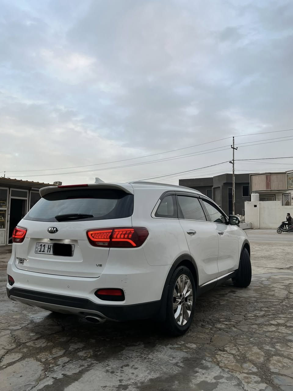 السلام عليكم 
للبيع فقط
سورنتو موديل2020 خليجي فول عدا الفتحة 
رقم بغداد باسمي 
السيارة جاهزة من كلشي ماشية200الف كيلو

حادثهة (صفحة سايق جاملغ امامي تكحيل
بارد وخشم البنيد  شبر صبغ )و(تكحيل باب امامي وطرف الباب الخلفي وجاملغ خلفي عكس السايق
حادث ضربة عارضة ( ضربة بكصة القمارة صار بيه تعديل وصبغ 
والصور موجودة قبل التعمير شرط شغل درجة اولى )

السعر 230وبيهة مجال بسيط 
مكاني الحلة
***********
