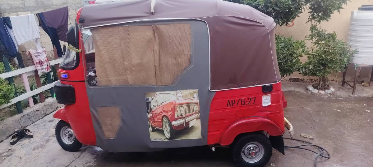 السلان عليكم
التكتك للبيع بيها ضربة مثل ما موضح بالصورة والدوسات معمرة موديل 18  التكتك خير من الله من ايدك للشارع للاستفسار ***********
السعر 4 ونص العنوان بغداد جسر ديالى
