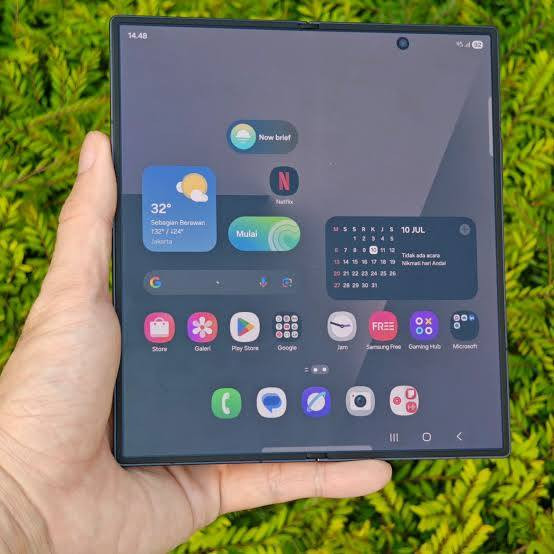 Samsung Galaxy z fold 7 

Ram 12 
Rom 256g

Gibal warranty 

User 2 months  

Duhok masiki 2

Price 1300$ And it's possible to negotiate at the price.


**إذا كنت صاحب هذا الإعلان وتريد حذفه لأي سبب، رجاءا أرسل رسالة إلى الدعم الفني**