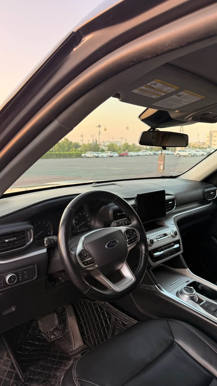 فورد اكسبلورر للبيع 
موديل : ٢٠٢١ 
ماشية : ٦٧ الف مايل 
مواصفات : XLT ((فور ويل - كشن جلد - كشن تدفئة - كشن كهربائي - شاشة كاميرا - بصمة - تشغل عن بعد - صندوق كهربائي - باب بصمة - رادار امامي و جانبي - حساس ٣٦٠ درجة - لايت ليد زينون - بلاجكتور - تبريد مركزي - ٧ راكب كشن VIP ))
سيارة بدون ارباك ✅
سيارة بدون صبغ ✅
صندوق بي تعديل شوية داخل بي 
باب سايق خلل مصنع يقراء صبغ خفيف بدون فتح بدون صبغ بدون معجون 
1FMSK8DHXMGC41493
مكان اربيل شارع ١٠٠ م شركة ريبوار سالار 
سعر : ٢١٠ ورقة مجال بسيط 
*********** أربيل, العراق
