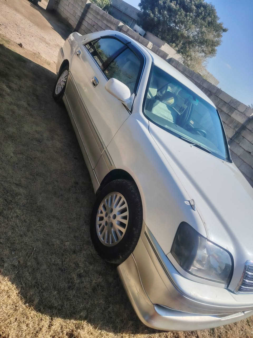 السلام عليكم ملكة ادوات كص موديل 2003 اصل كرستال 3دكم فول مواصفات عدة الفتحة ديفور زغير كير ومحرك وصدر كارتون قرفة وكشر جديد تبريد ثلج تدفئه نار اربع كشانة كهربائي ستيرن كهربائي سيارة جاهزة من كلشي بردة خلفية لايت زنون السعر 35ورقة وبيهة مجال بصيط مكان العلم قريه الربيضة مراوس حسب القناعة اذا افانتي أدوات *********** / ***********
