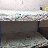 سرير طابقين • نضيفه • ضرر واحد