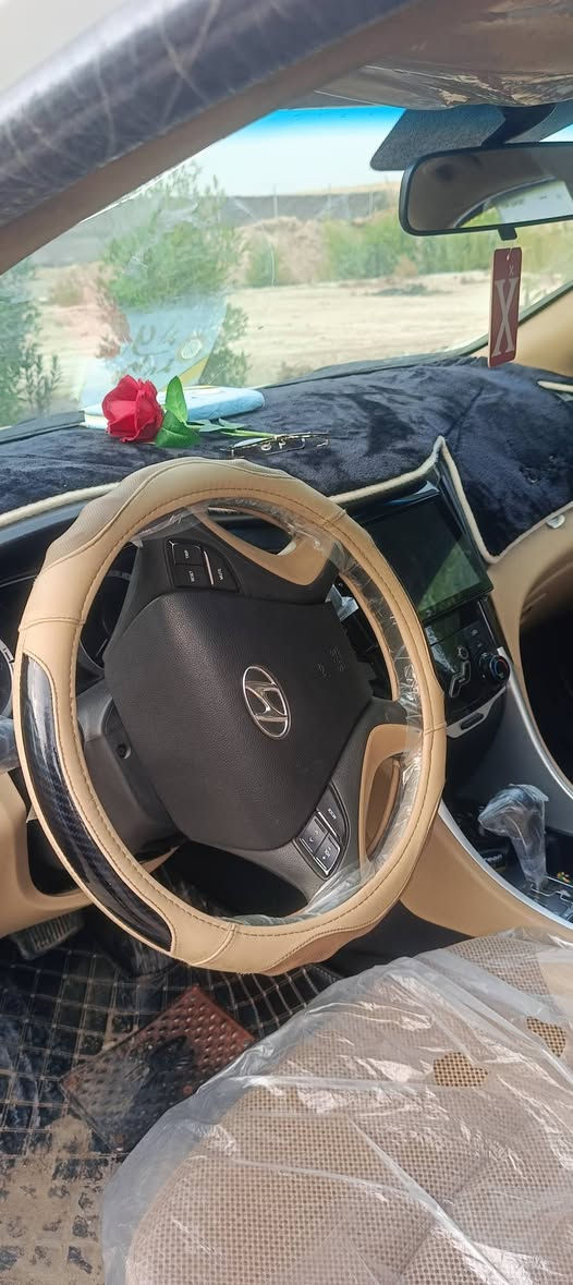 السلام عليكم سوناته موديل 12 خليجيه نضيفه كلش ماشيه 100 رقم سليمانيه بيها بس بنيد والهلال الجاملغ خلفي  *********** السعر 128
