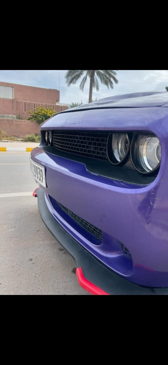 للبيع او مراوس  جالنجر 2013اصل اس ارتي  مبدلين مكينه 5700 اصل لون ابيض مغيرين لونها خارج العراق داخل وخارج  السياره اكلين مابيها اي نقص كلشي شغال محدثه الخارج بلكامل23 حته الدركه مكاني بغداد الدوره السعر100 وبيها مجال رقم الهاتف ***********
