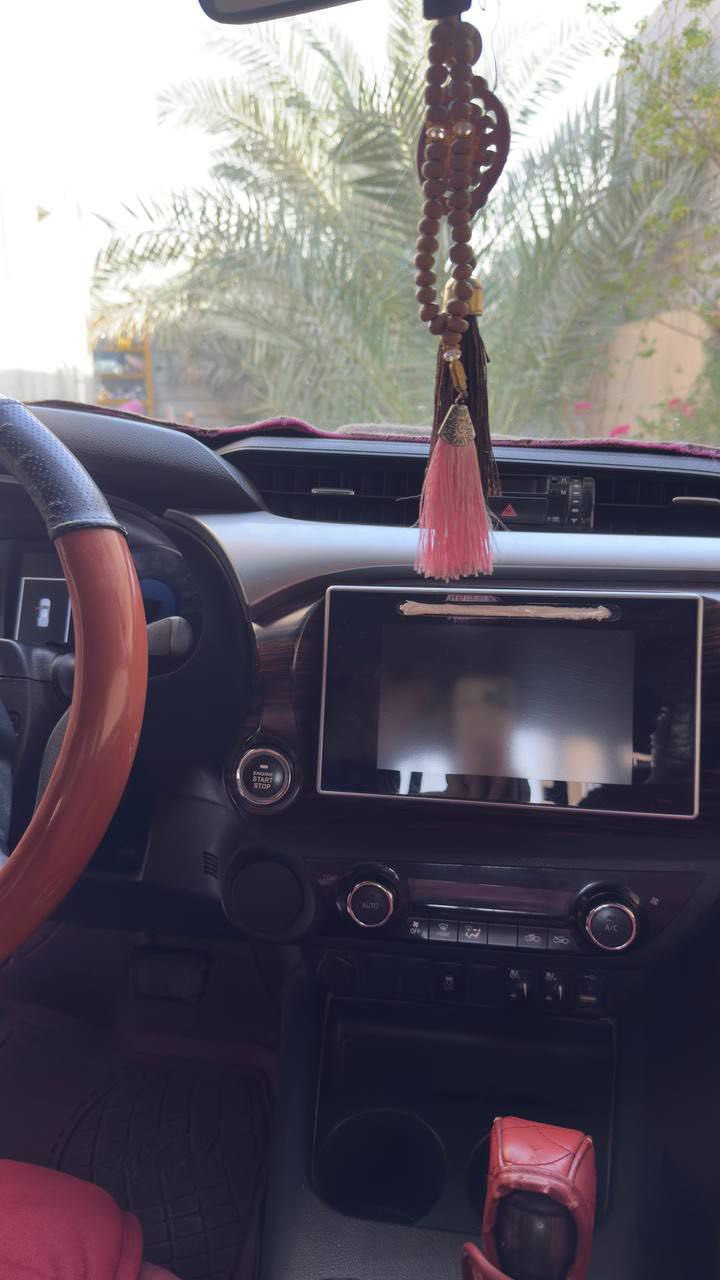 سلام عليكم ... بيكم تويوتا هايلوكس خليجي موديل 2019 رقم بصرة سنويه جديده رقم جديد فول مواصفاة بصمه ، شاشه ، تحكمات ستيرن + تخم تاير دنلوب ، ماشيه 150  ألف كيلو .
الضرر جاملغ الايمن بي شبرين
بارد فقط 
سياره حلوه ونضيفه مال بيت
السعر : 255 وبيها مجال
مكاني : بصرة-شط العرب
رقم الهاتف : ***********
