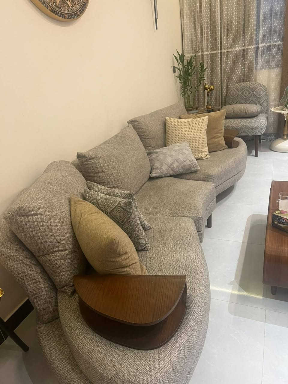 تخم جديد ونضيف اريد ابيعه ب900 وبي مجال عنواني بغداد حي عامل ***********
