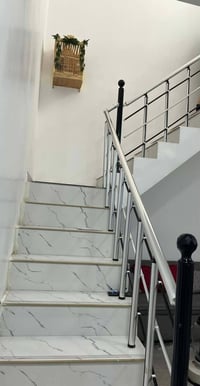 حي حكيم • قرب كورنيش • 100م