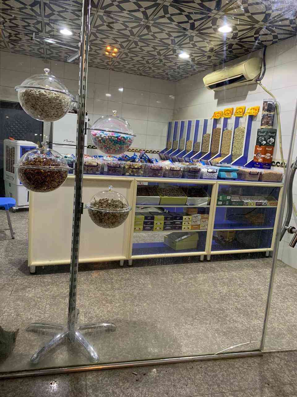 للبيع عارضة كرزات جديده ٩٩ بل ميه هـ***********
