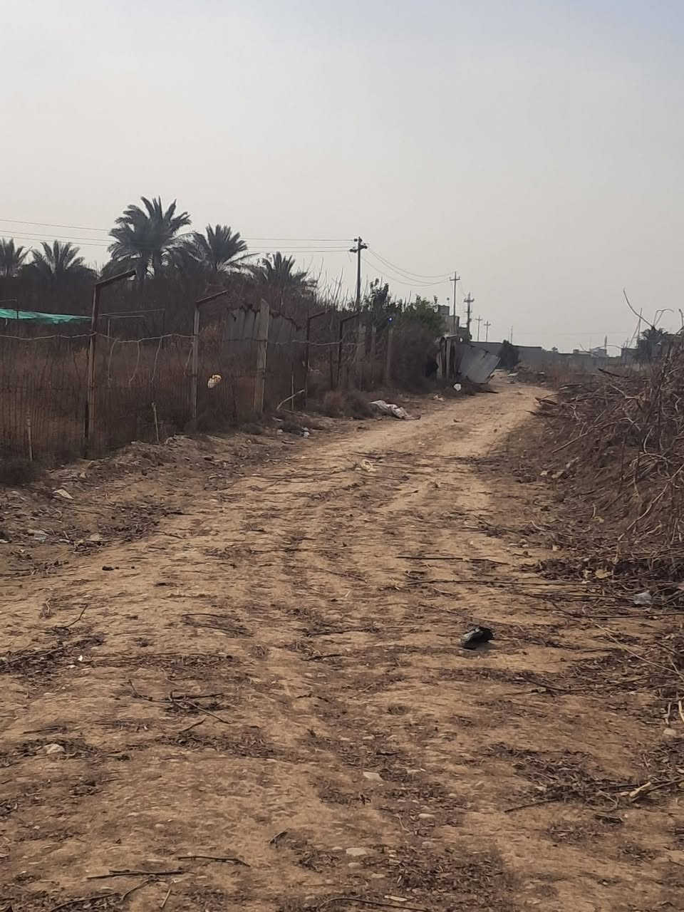 السلام عليكم للبيع قطعة أرض سند زراعي نموذج ٢٥ تحويل بسم المشتري مباشر ٥٠٠متر مزروعه بستان قرب باب السور قبل متعبر البزل تصلح سكن وتصلح منتجع ملاحظه 
1. لدينا عروض كثيره وبمختلف المساحات
 للاستفسار عن السعر والتفاصيل الاخرى مرسله الصفحه او اتصال على الرقم ***********
