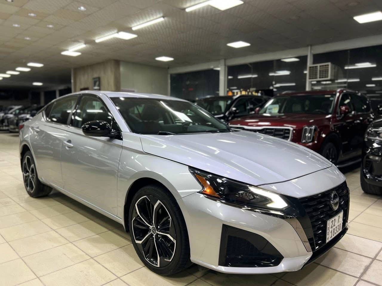 السلام عليكم ورحمة الله وبركاته.
#معرض_ابن_شعبان_لتجارة_السيارات. 
____________________________________
✅اسم السيارة : نيسان التيما 
✅الموديل :  2024
✅الفئة : SR
✅رقم السيارة : رقم اربيل تحويل ملكية او وكالة   
✅السعر :  180 ورقة
✅الضرر : الجاملغ الخلفي الايسر و الباب الخلفي الايسر 
✅الايرباك : بدون ضرر ايرباك 
✅عداد المسافة :  6 الف ميل 
✅نكفل المركبة من الغرق و ضرر الشاصي و الايرباك✅
____________________________________
🔻1-حجم المحرك  : 4 سلندر 2500 
🔻2-ويل كب حجم 19 مع طقم تايرة 🔻بحالة جيدة
🔻3-بصمة ابواب و بصمة تشغيل و تشغيل عن بعد 
🔻4- فتحة سقف
🔻5-لايتات زينون اصل 
🔻6-رادار جانبي 
🔻7-حساسات خلفية اصل 
🔻8-غرفة السيارة جلد اسود اصل 
🔻9-تحكم كهربائي متكامل للمقاعد الامامية  
🔻10-تحكم ستيرن جهتين متكامل
🔻11-شاشة كبيرة الحجم للتحكم بكافة الايعازات
🔻12-كامرة خلفية  
🔻13-رادار امامي تفاعلي مانع للتصادم 
🔻14-رادار خلفي 
🔻15-شفتات ستيرن للتحكم بالكير العادي
🔻16-تدفئة المقاعد الامامية
🔻17-شاحن وايرليس لاسلكي 
 

✅السعر المطلوب  180  ورقة 
 ____________________________________

‏*********** ‏ 📞المبيعات. 
***********٣📞الادوات. 

🔴العنوان:النجف الاشرف-
🔴المدينة المائية-
🔴مقابيل حي الجامعة
🔴مجاور كافية الزاويه-
