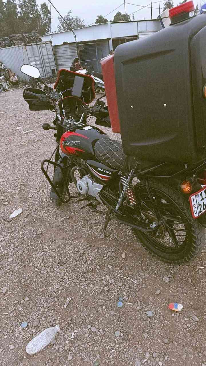 سلام عليكم دراجه بوكسر كلاسك مديل 21نضيفه مابيه كل نقص المكينه مجفته تجفيت شركه السعر مليونين وبيه مجال بسيط***********
