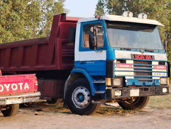 سكانيا اف 112 كير 5 ب محرك لاصرف ولا بخار تجفيت جديدبسمي سنوية28.شاصي مكفول وقمارة مكفولة
سيارة جاهزة مابيهة اي نواقص مكاني ناصرية 
السعر 125
***********
