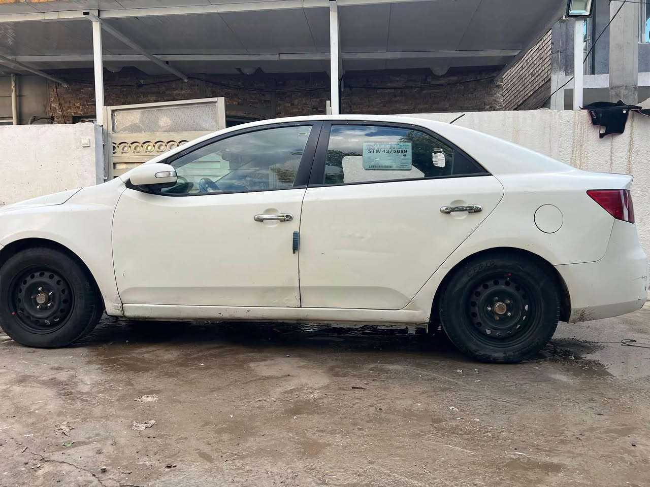 فورتي وارد أمريكي محرك ٢٠٠٠ دوش المرغوب 
مصبوغه حزام ابيع عام سياره ناعمه وصافيه مكينه وصدر وكهربائيات ماتصرف عليه خلاص بس صبغته مو حلوه وصور السونار موضحه 
سنويه لغاية ٢٠٣٠ بأسمي تحويل مباشر العنوان جسر المثنى صفحت الكاظميه السعر 65 وبيها مجال للاستفسار ***********فقط واتساب لا تدخل مازنجر 
تحياتي ****
