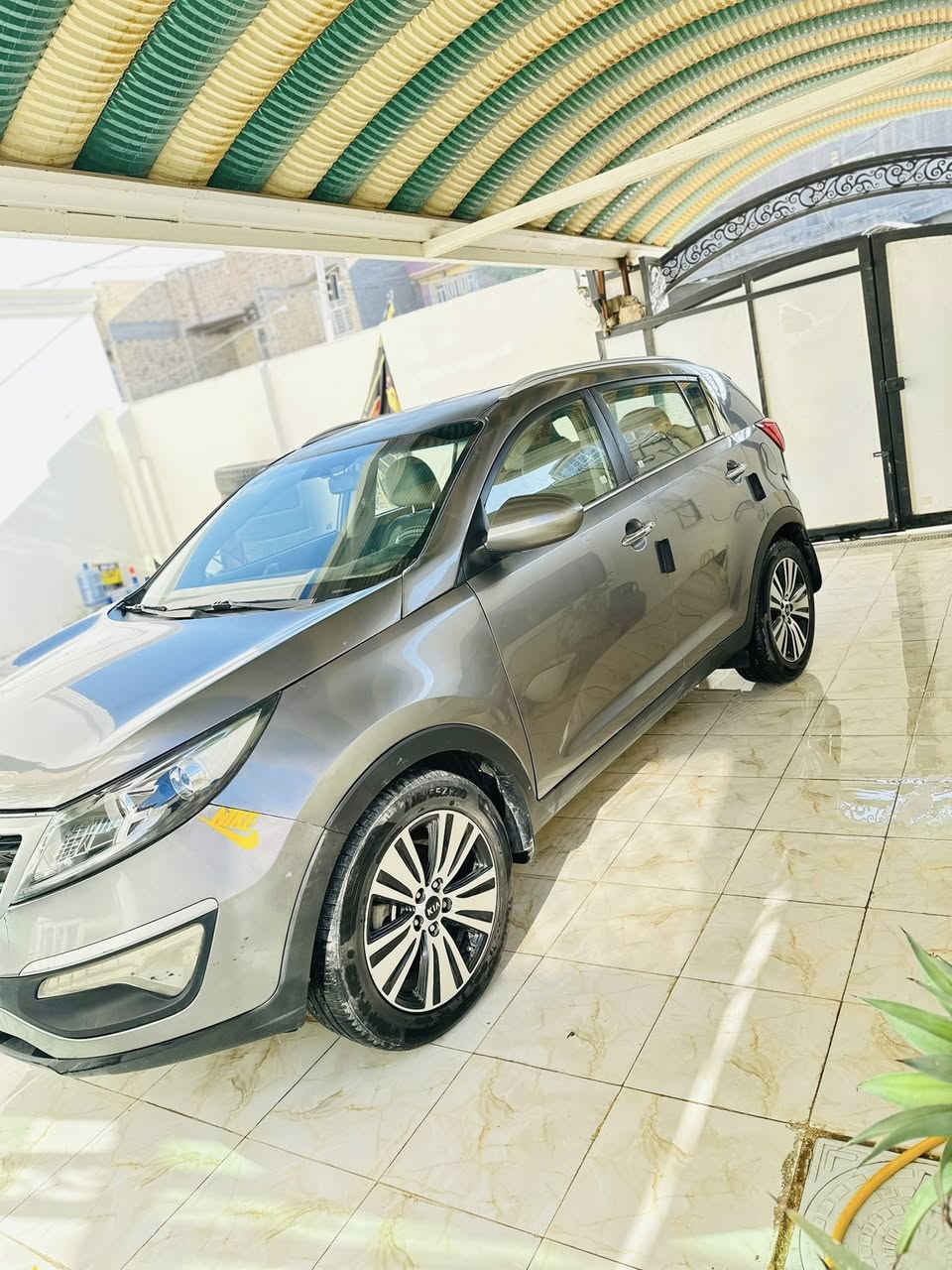 سلام عليكم سبورتج 2016 فول مواصفات للأخير عدا الفتحة بيها صبغ جاملغ وبنيد نفسة مصلح باقي مكفول كير ومحرك شرط مكفولات جاهزة السيارة السعر 135 بيها مجال للشراي مكانها ديوانية استفسار ***********
