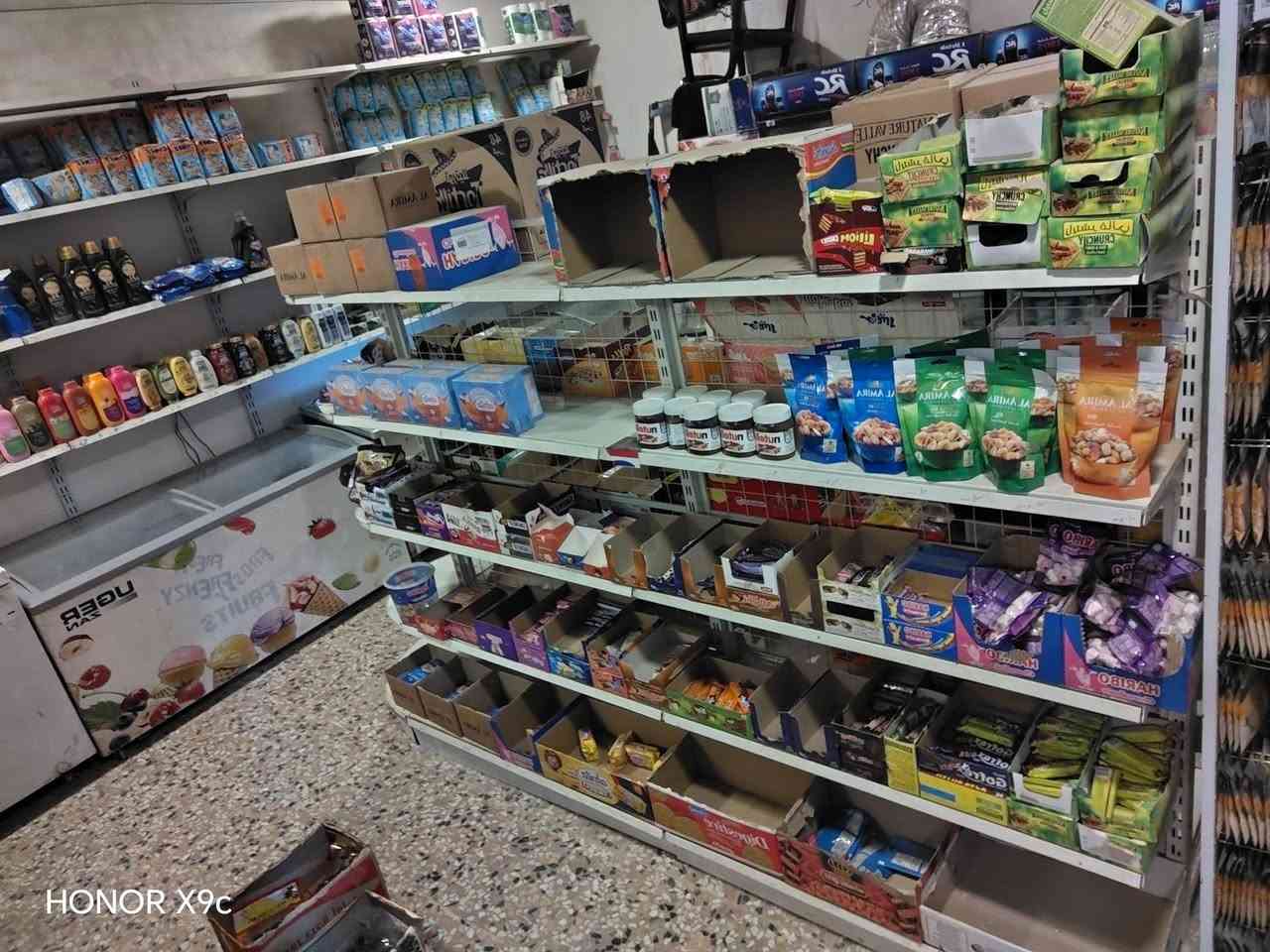 السلام عليكم
غراض ماركت متكامله للبيع 

عدد البرادات 6  

مجمدات 3 

عوارض اجباس عدد 6

سبلت عامودي 2 طن

كونفيره حجم وسط

كونفيره حجم كبير 

سيستم كامرات مراقبه كامل 

ماسنجر مفتوح

*********** واتساب
