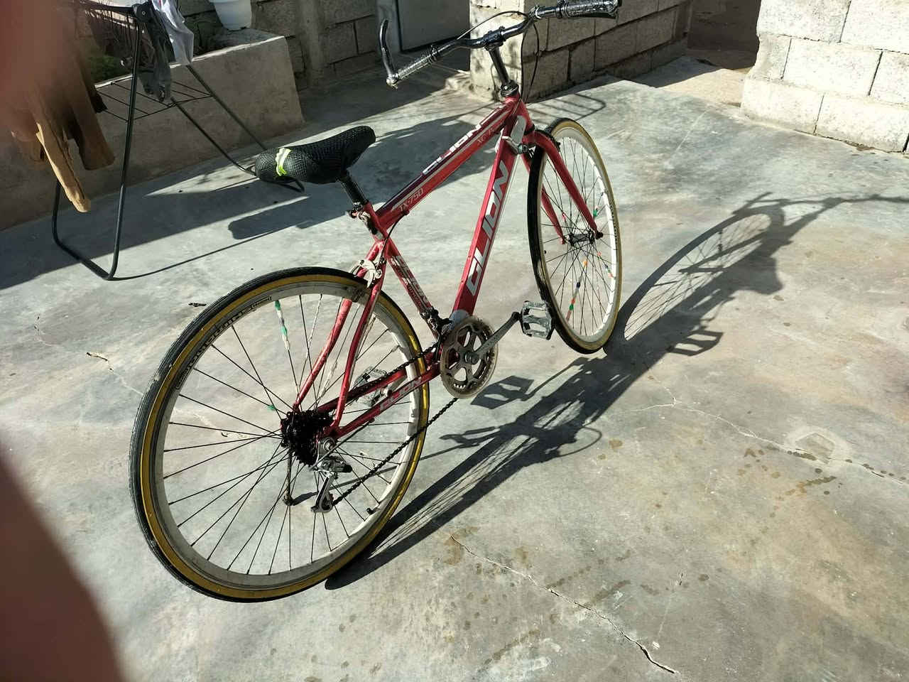 ئةم باسكيلة بؤ فرؤشتن تايةو ئةشياكاني هةمووى تازةية سعر 50 كةمئ مةجال


**إذا كنت صاحب هذا الإعلان وتريد حذفه لأي سبب، رجاءا أرسل رسالة إلى الدعم الفني**