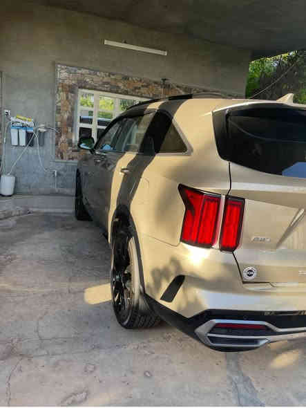 السلام عليكم 
للبيع سورنتو 2021 فئة SX فول مواصفات بصمة تشغيل بصمة أبواب تشغيل عن بعد صندوك كهرباء ودخول ذكي بانوراما كراسي السايق والصدر كهرباء وتدفئة سبعه راكب كراسي منفصل vip شاشه ذكية وكامره دواره تحكم ستيرن ورادارات 360درجه سايد بريك بصمه اوتو هولت خمس وضعيات قياده وضع منحدر النزول دفع رباعي سياقه ذاتيه 
محرك 2500 تيربو السياره على وضع الشركه صور الحادث مرفقه السيارة ليبل واحد صبغ فقط ربع البنيد ماشيه 75
السعر 235 وبيها مجال السيارة رقم اربيل تحويل مباشر
للاستفسار الاتصال على الرقم

***********
